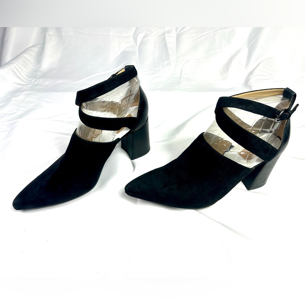 Brand New Women’s Shoes, Size 9.5